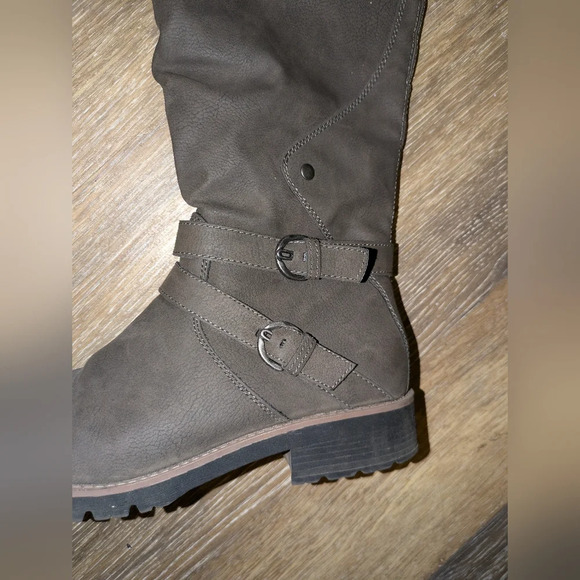 American Rag Women's Gray Knee High Boot Size 11M - Picture 3 of 7